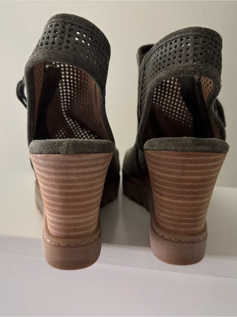 Women’s Sofft Olive Green Perforated Open-Toe Wedge Sandals